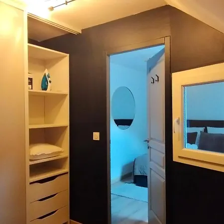 Apartment La Des Legendes - Duplex Climatise - Centre Historique Dole